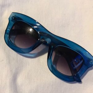 Gorgeous Fashion sunglasses great condition